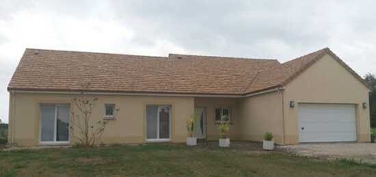 Plan de maison Surface terrain 137 m2 - 5 pièces - 4  chambres -  avec garage 