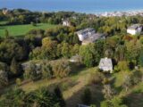 Terrain à bâtir à Villers-sur-Mer (14640) 2126329-11215annonce220250406ZV2W9.jpeg Les Maisons Extraco